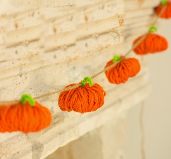Image for event: High School Workshop: DIY Yarn pumpkin garland
